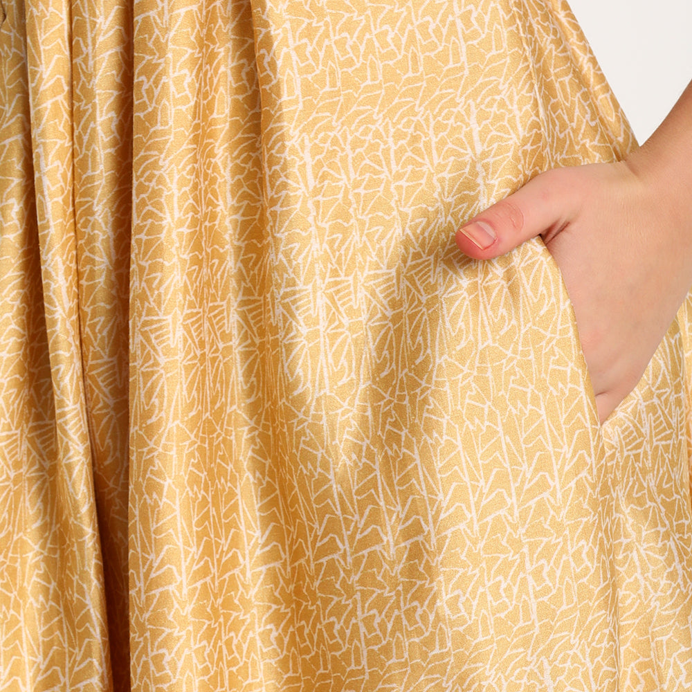 Yellow Doodle | Flat collar dress long
