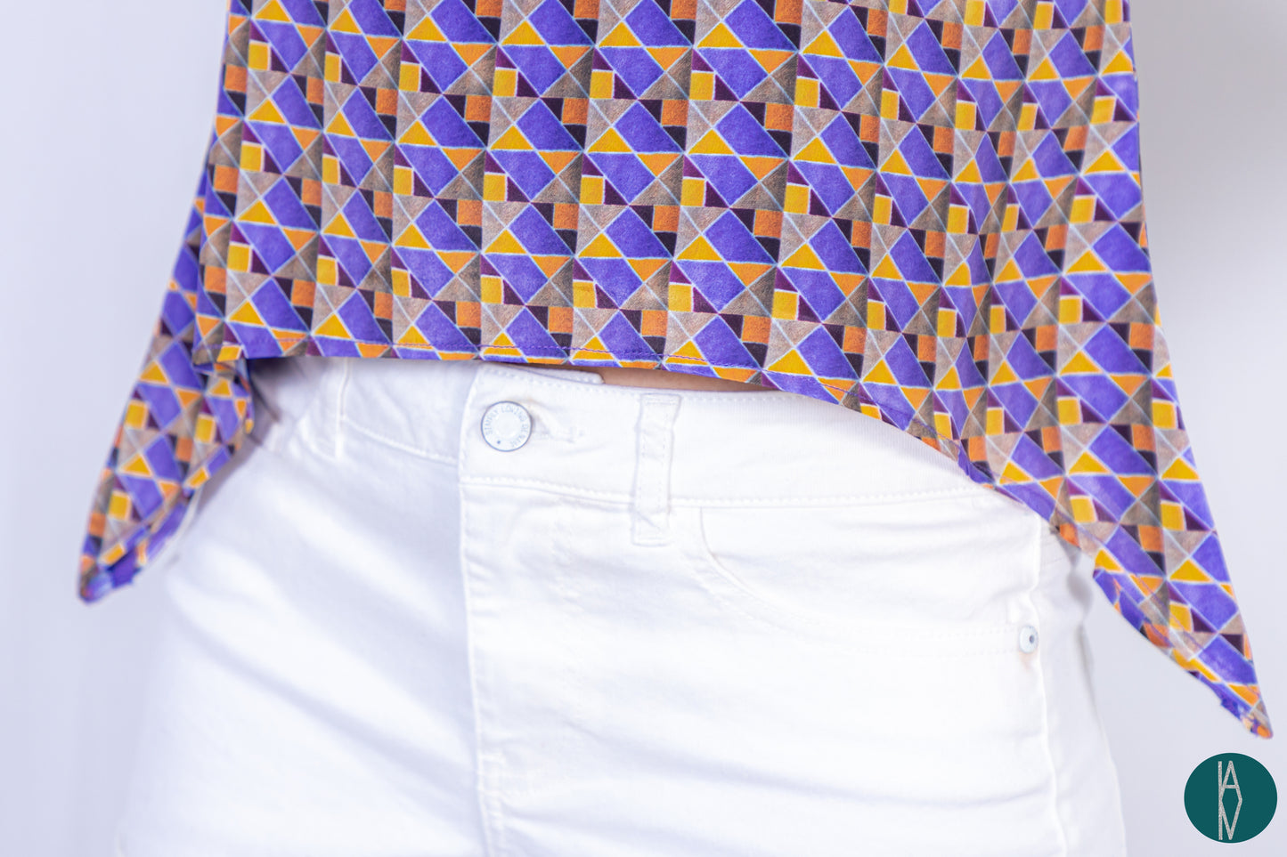 Maze 17| Signature scarf collar top