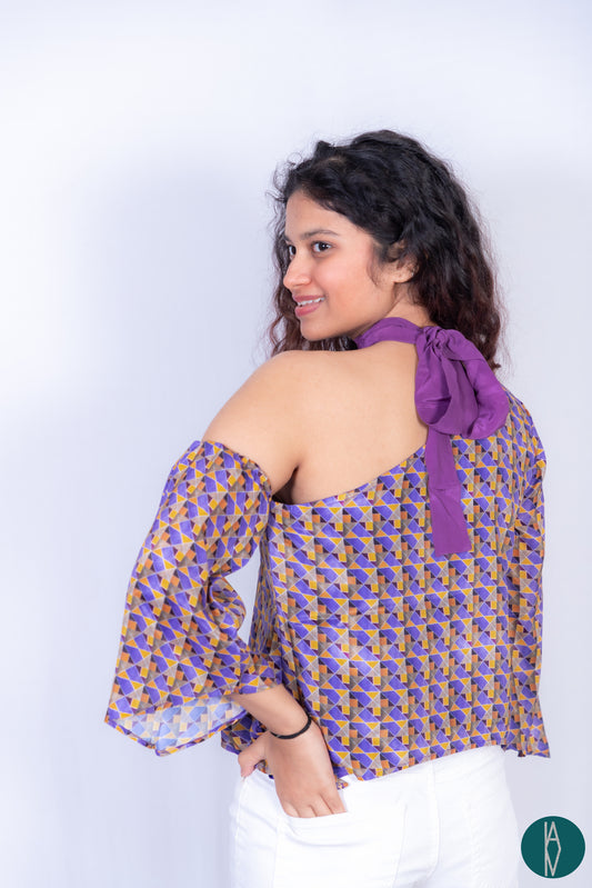 Maze 17| Signature scarf collar top