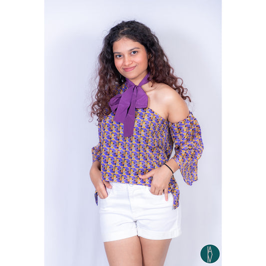 Maze 17| Signature scarf collar top